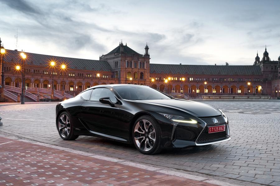  Lexus LC500 2017 года  (NA) (фото 40 из 48)